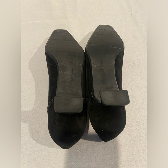 STUART WEITZMAN Black Suede Tassel Heels Women’s Size 6 - Picture 5 of 5